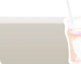 飲みかけのアイスティーグラス