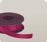 ピンク色のサテンリボン