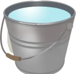 水のたまったバケツの画像