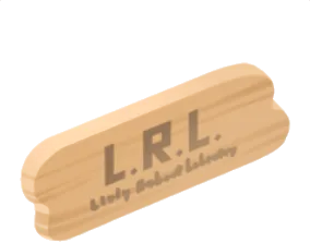 木製のL.RLプレートの画像