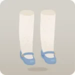 水色のストラップシューズ