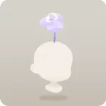 雨粒が溜まった紫陽花の装飾花